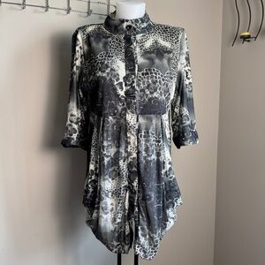Lindi 3/4 Roll Tab Sleeve Sheer Button Up Tunic Blouse Fairy-Goth Gray‎ Size M